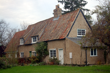 The pair of cottages south of Chapel Lane December 2009